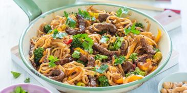 https://www.maggi.lt/sites/default/files/styles/ln_search_recipe_resultdesktop/public/srh_recipes/8d79a1dc6e07d9e0eb5ce0d9435643bf.jpg?h=f83e16b6&itok=3t62KtZ2